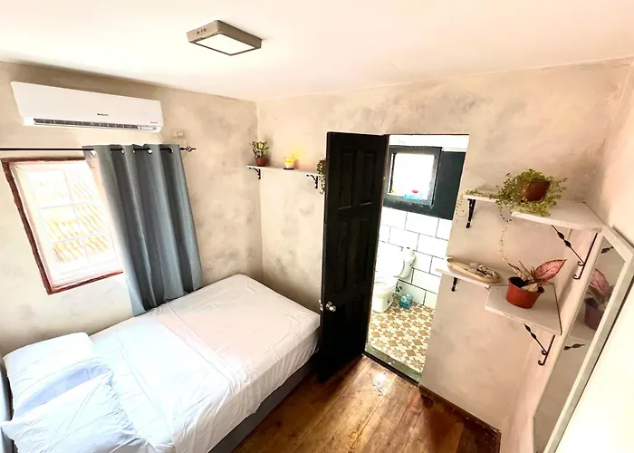 Villa Elena - Private Room With Shower